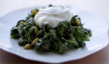 Middle Eastern Spinach With Yogurt And Walnuts
