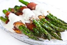 Asparagus with Prosciutto and Bleu Cheese
